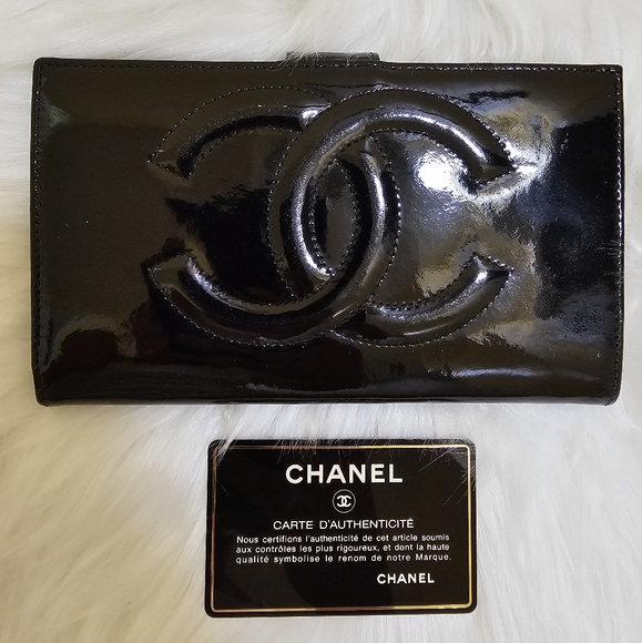 🎉🎉HOST PICK🎉🎉CHANEL CC Logo Patent Leather Long Bifold Wallet Black - Picture 4 of 15